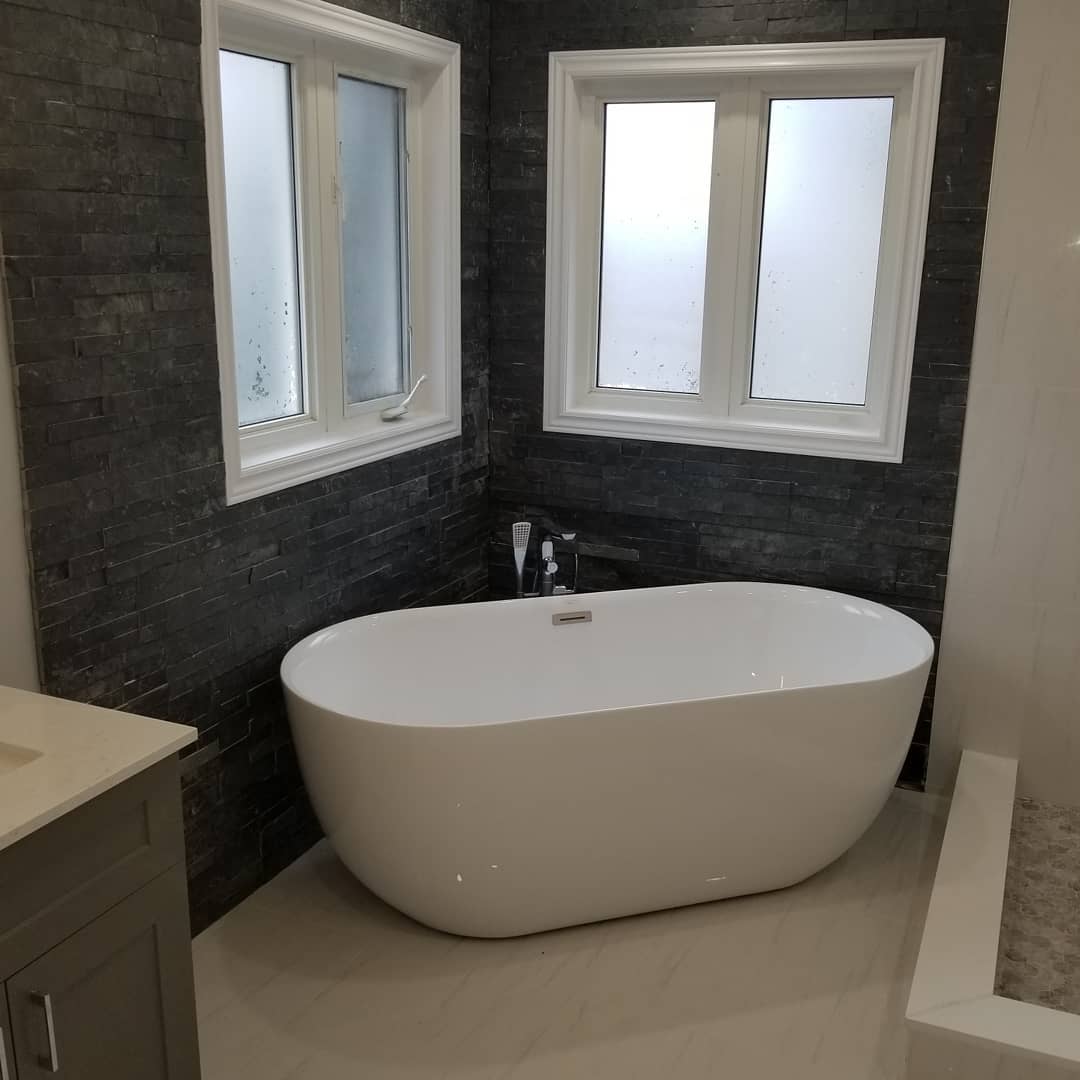 Full bathroom gut and rebuild by PG Pro Construction, Caledon, ON